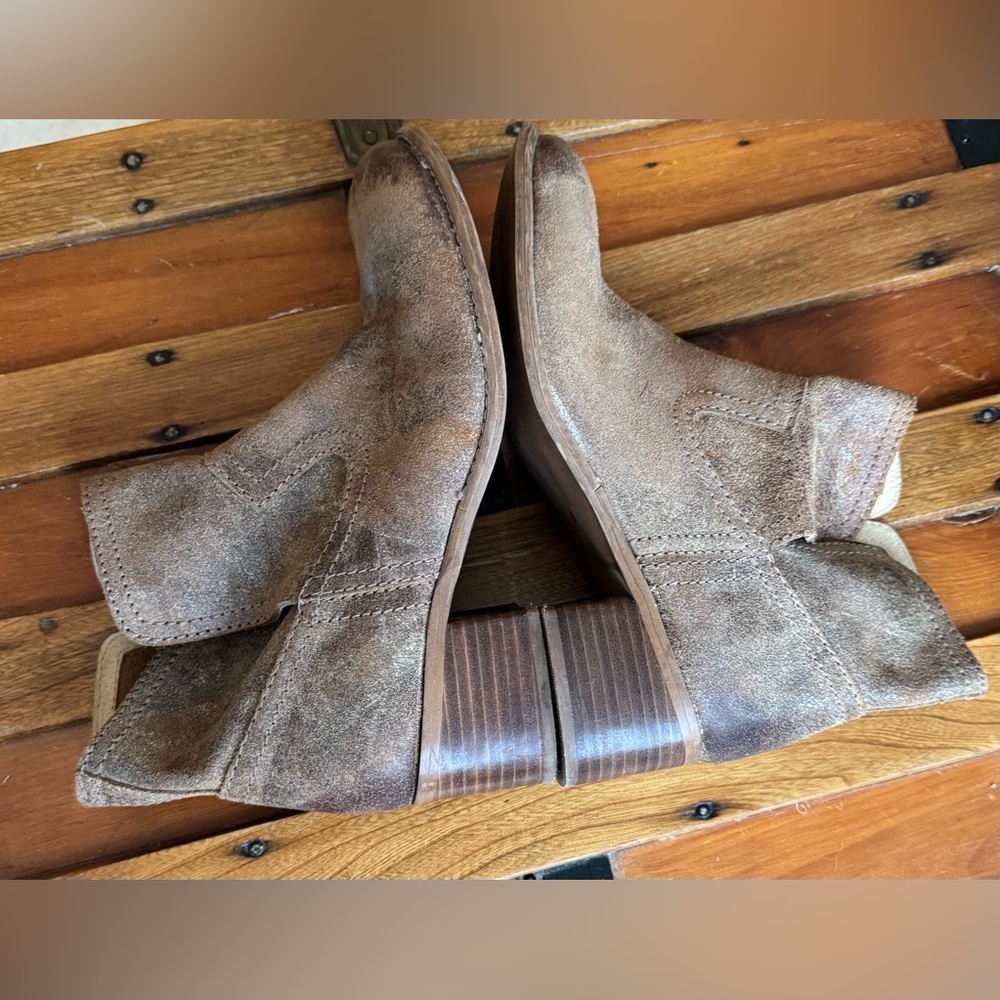 Diba True Women's Distressed Brown Ankle Booties - Picture 6 of 12